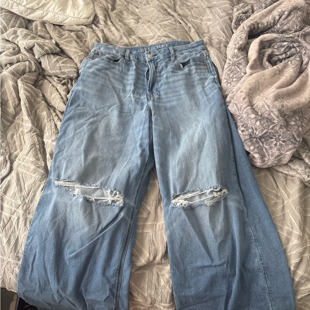 American Eagle Outfitters Light Blue Distressed Boyfriend Jeans